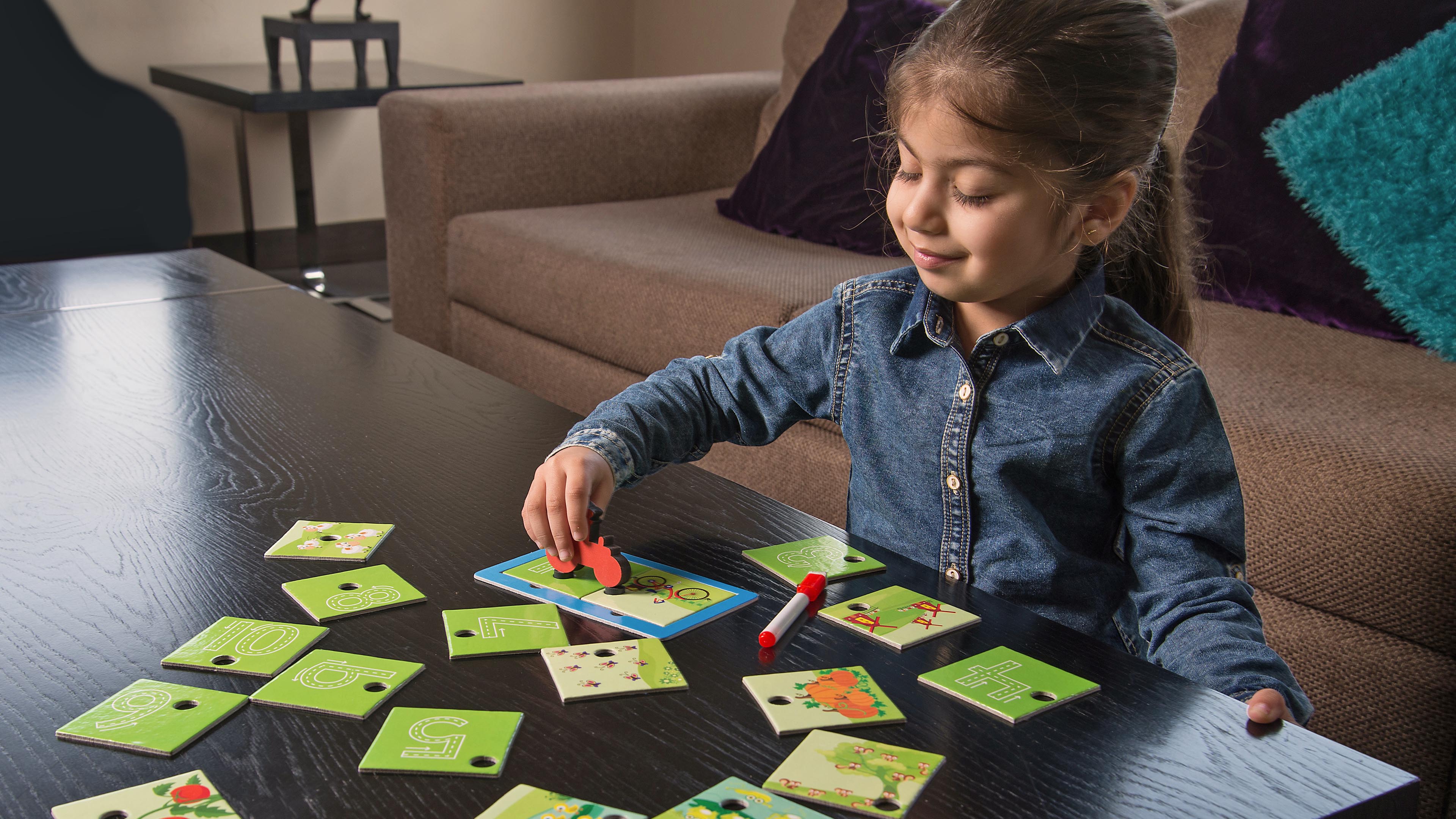 KNOWLEDGE BUILDING Chalk & Chuckles